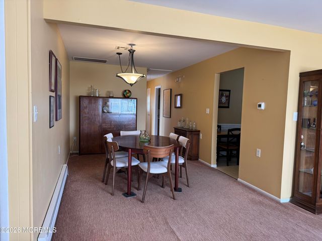 16 Vera Cruz Court, Toms River, NJ 08757