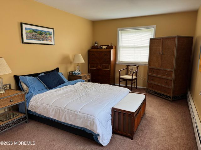 16 Vera Cruz Court, Toms River, NJ 08757