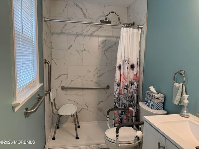 16 Vera Cruz Court, Toms River, NJ 08757