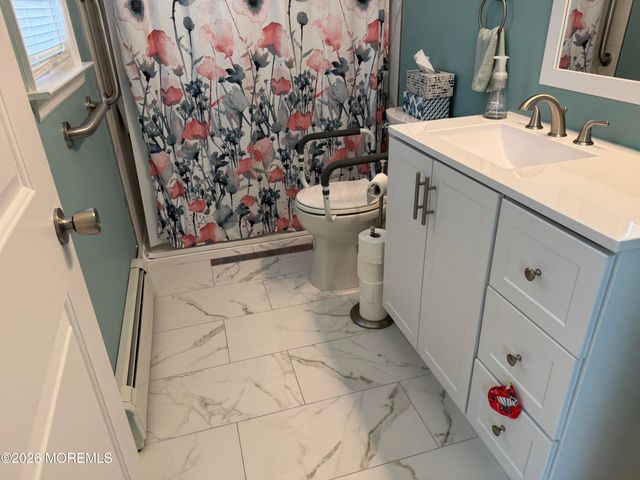 16 Vera Cruz Court, Toms River, NJ 08757