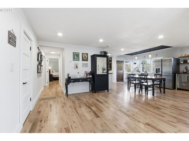 2695 DILLOW Dr, West Linn, OR 97068