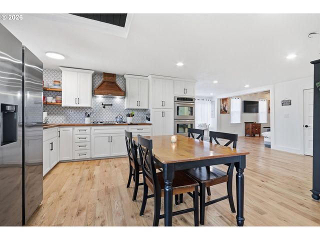 2695 DILLOW Dr, West Linn, OR 97068