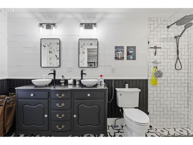 2695 DILLOW Dr, West Linn, OR 97068