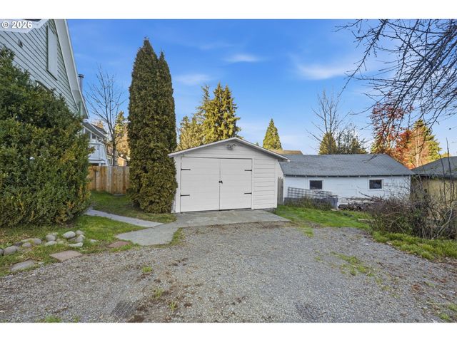 2695 DILLOW Dr, West Linn, OR 97068