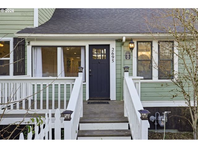 2695 DILLOW Dr, West Linn, OR 97068