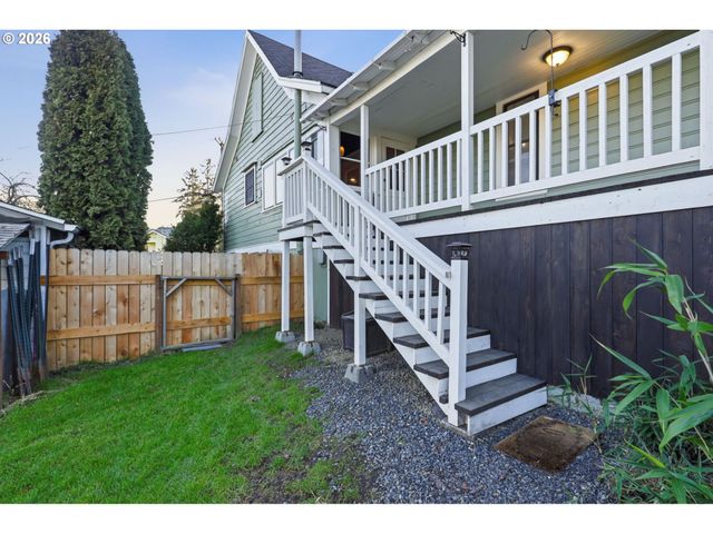 2695 DILLOW Dr, West Linn, OR 97068