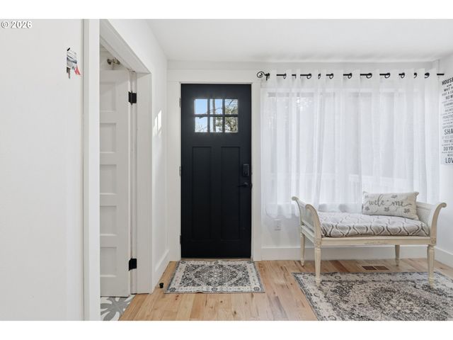 2695 DILLOW Dr, West Linn, OR 97068