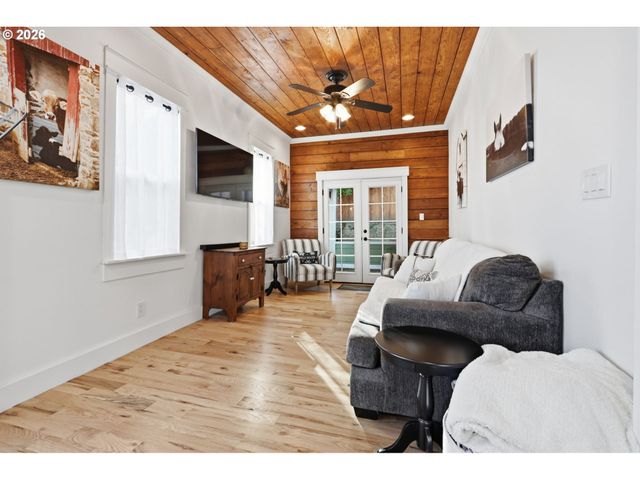 2695 DILLOW Dr, West Linn, OR 97068