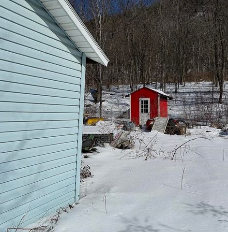 32 French Hill Road, Pownal, VT 05261