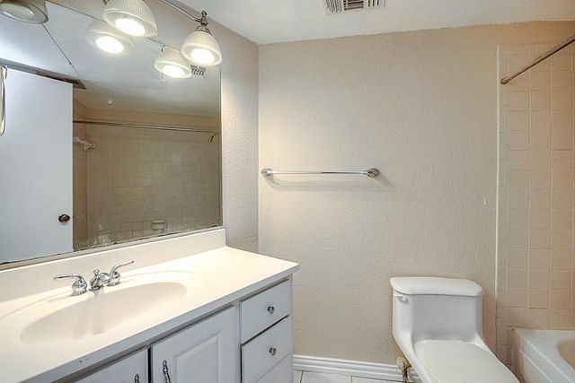 10811 Richmond Avenue 19, Houston, TX 77042