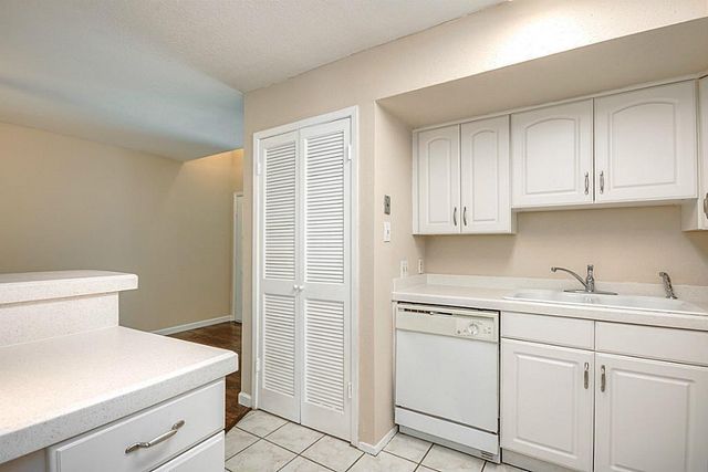 10811 Richmond Avenue 19, Houston, TX 77042
