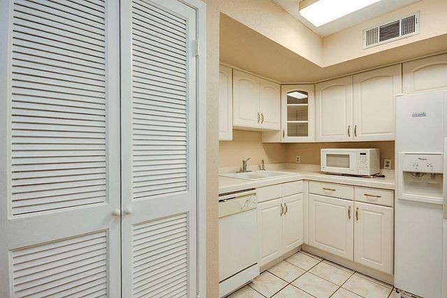 10811 Richmond Avenue 19, Houston, TX 77042