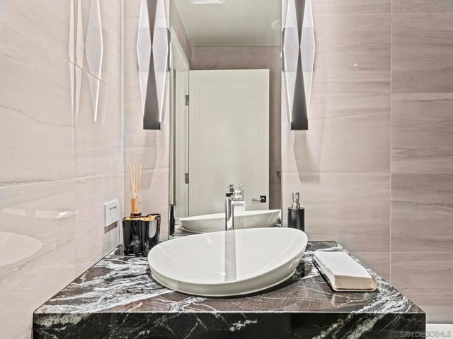 801 Ash St 801, San Diego, CA 92101