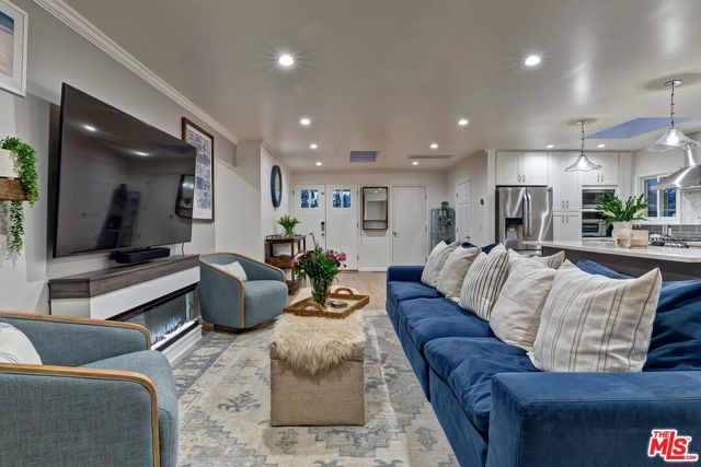 434 W Maple Avenue, El Segundo, CA 90245