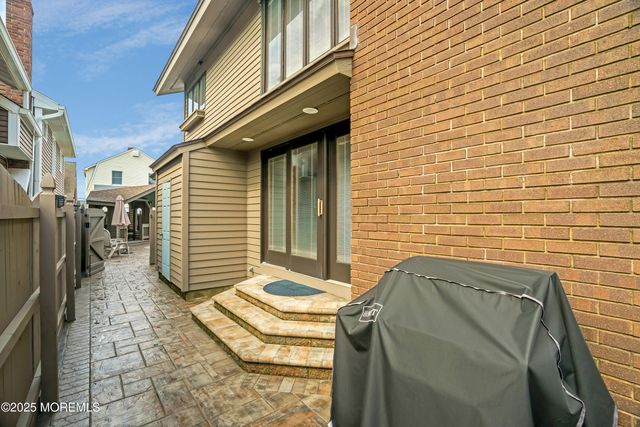 8 Ortley Avenue, Lavallette, NJ 08735