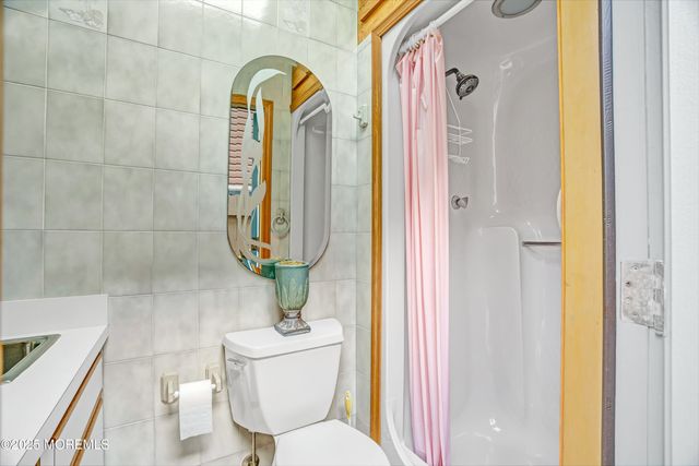 8 Ortley Avenue, Lavallette, NJ 08735