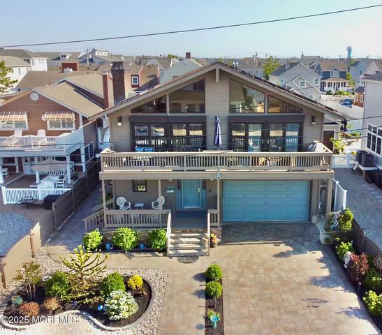 8 Ortley Avenue, Lavallette, NJ 08735