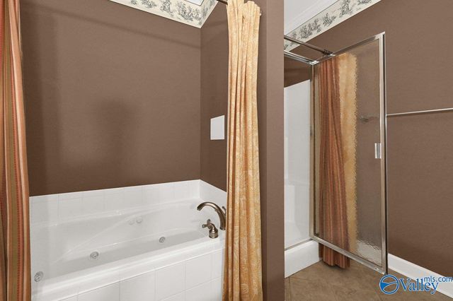 25A Jackson Way N, Decatur, AL 35603