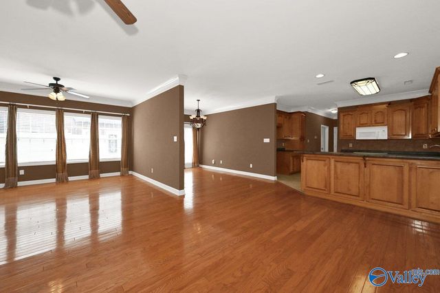 25A Jackson Way N, Decatur, AL 35603