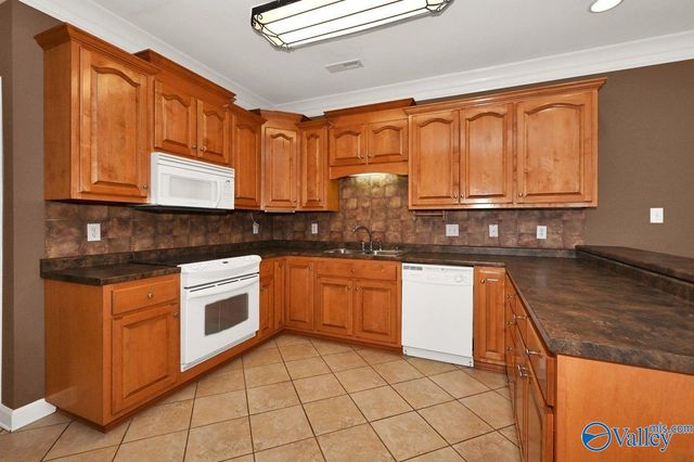 25A Jackson Way N, Decatur, AL 35603