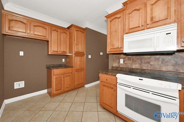 25A Jackson Way N, Decatur, AL 35603