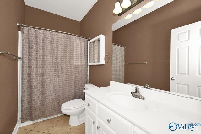 25A Jackson Way N, Decatur, AL 35603