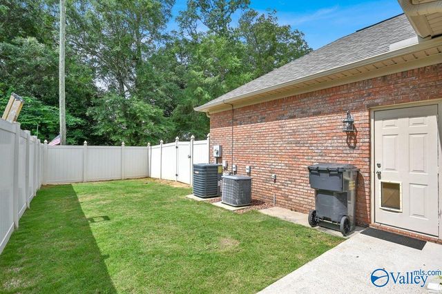 25A Jackson Way N, Decatur, AL 35603