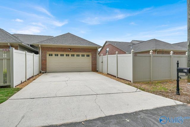 25A Jackson Way N, Decatur, AL 35603