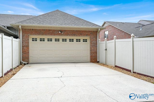 25A Jackson Way N, Decatur, AL 35603