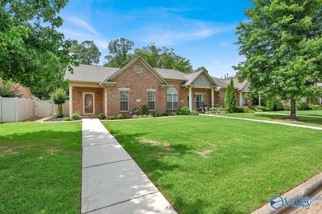 25A Jackson Way N, Decatur, AL 35603