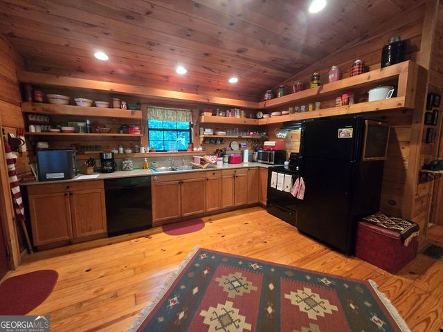 242 Hawks Nest, Sautee Nacoochee, GA 30571