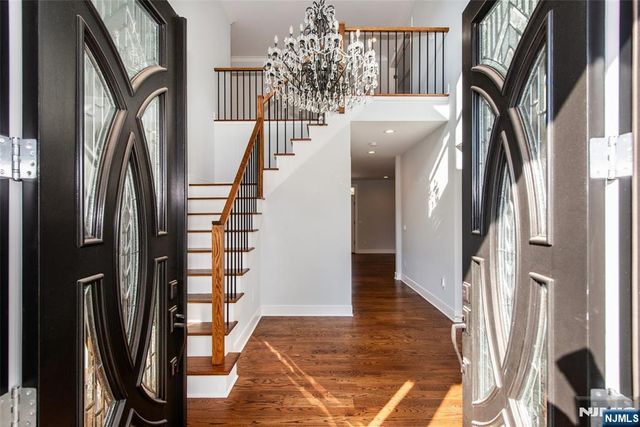 8 Broad Street, Demarest, NJ 07627