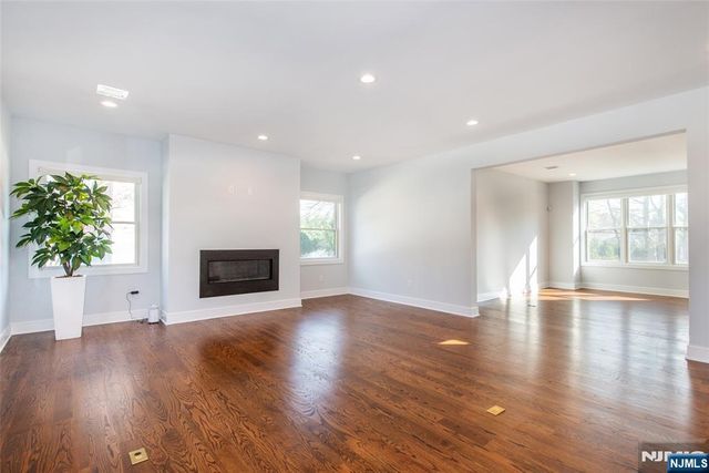 8 Broad Street, Demarest, NJ 07627