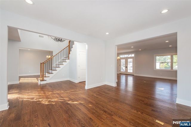 8 Broad Street, Demarest, NJ 07627