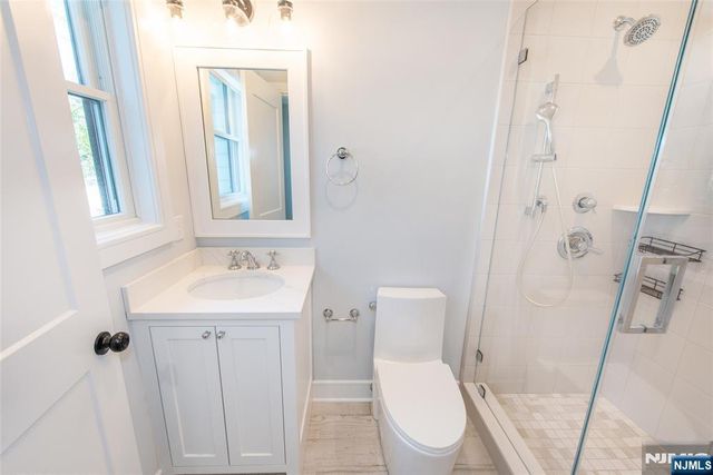 8 Broad Street, Demarest, NJ 07627