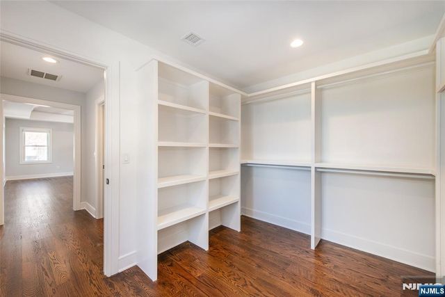 8 Broad Street, Demarest, NJ 07627