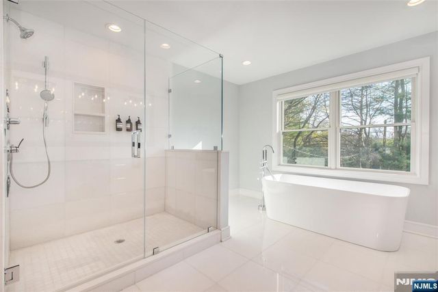 8 Broad Street, Demarest, NJ 07627