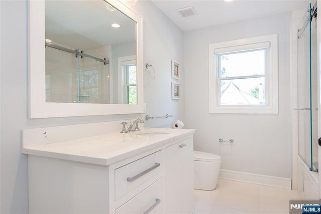 8 Broad Street, Demarest, NJ 07627