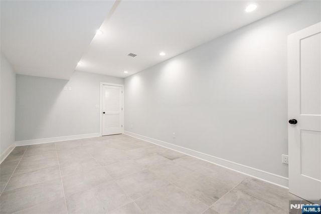 8 Broad Street, Demarest, NJ 07627