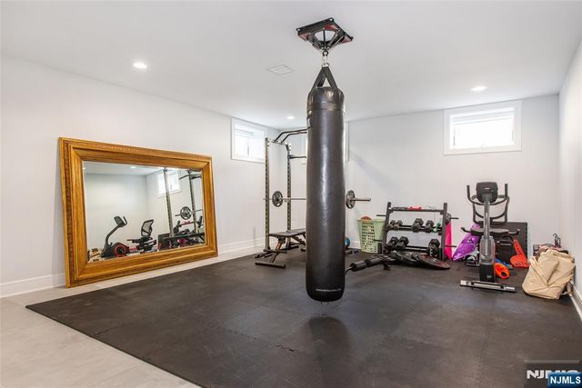 8 Broad Street, Demarest, NJ 07627