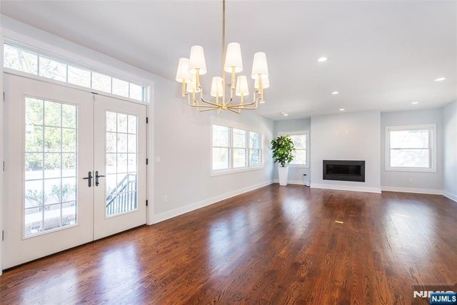 8 Broad Street, Demarest, NJ 07627