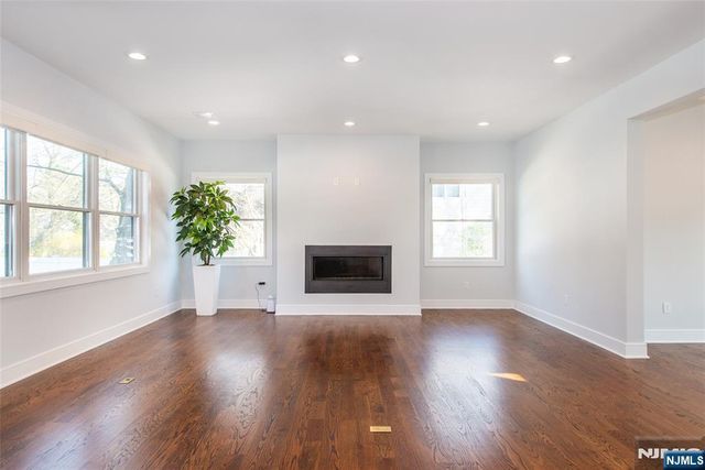 8 Broad Street, Demarest, NJ 07627