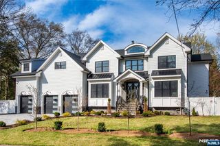 8 Broad Street, Demarest, NJ 07627