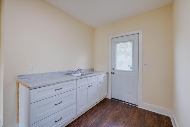 1410 Fannin Street, Columbus, TX 78934