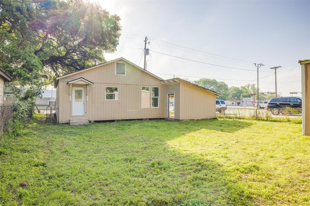 1410 Fannin Street, Columbus, TX 78934