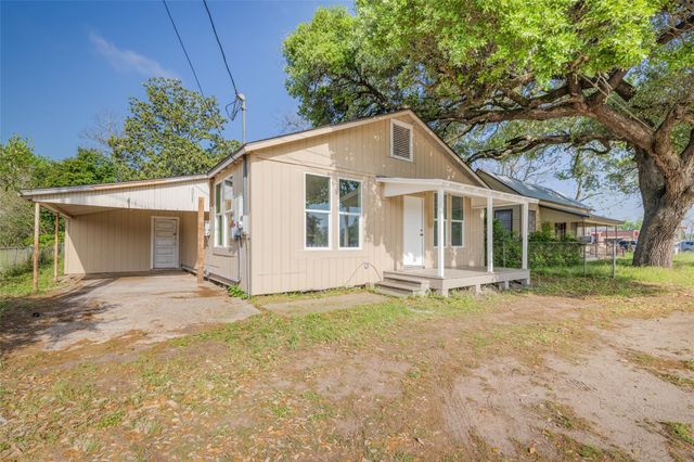 1410 Fannin Street, Columbus, TX 78934