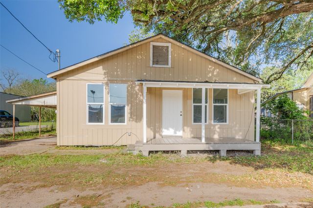 1410 Fannin Street, Columbus, TX 78934