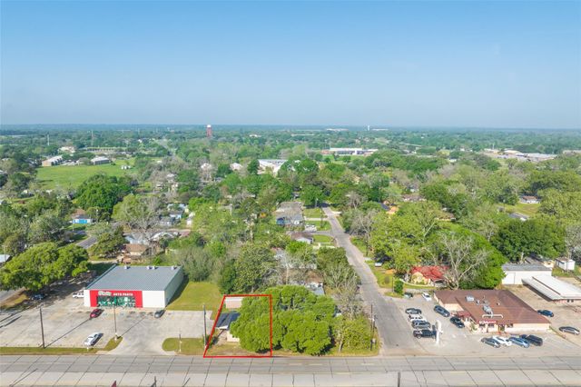 1410 Fannin Street, Columbus, TX 78934