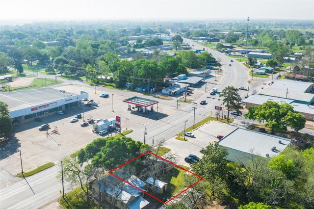 1410 Fannin Street, Columbus, TX 78934