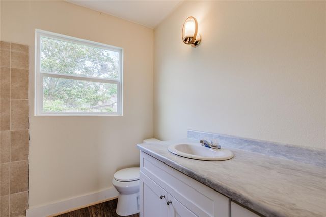 1410 Fannin Street, Columbus, TX 78934